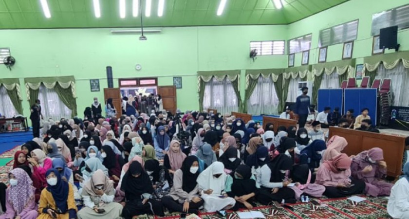 Gebyar Maulid SMANDA dihadiri oleh Ustad Viral Tik Tok Istad Anas Fauzi