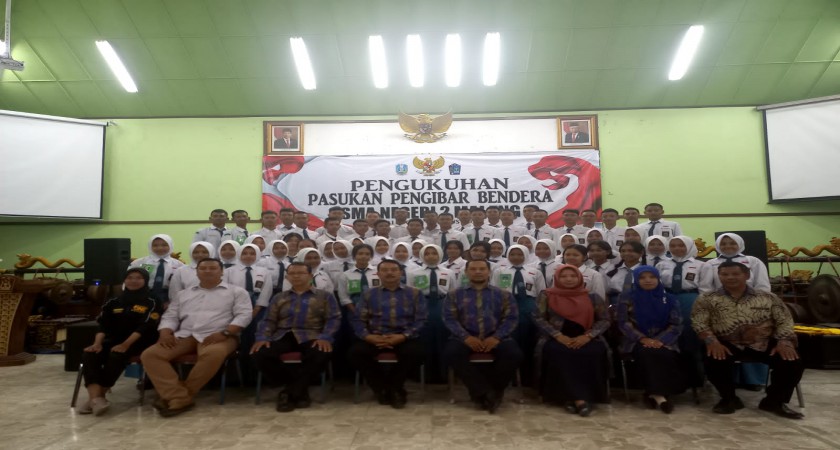 Luar Biasa! Pengukuhan Paskibra SMANDA Semarakkan Upacara HUT RI Ke-78