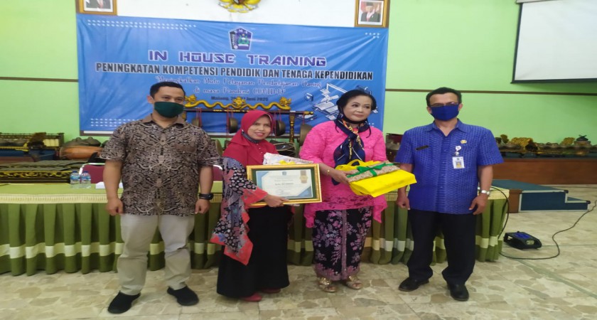 Terima Kasih Guruku