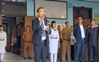 PERADI Kota Malang Ingatkan Bahaya Kenakalan Remaja pada Upacara di SMAN 2 Kota Malang
